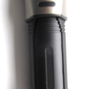 Adjustable screw reel seats